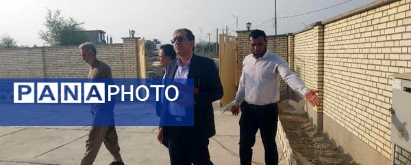 بازدید مدیر آموزش و پرورش ناحیه یک بندرعباس از مدارس روستای سرزه و خاروک