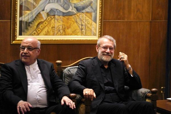 تمرکز لاریجانی بر حفظ مقاومت و گفت‌وگوهای راهبردی با کشورهای منطقه