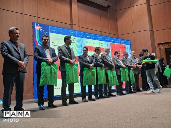 تجلیل از برگزیدگان استانی پژوهش سراها