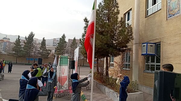 مانور زلزله استانی در هنرستان دخترانه محمودیه ناحیه ۶(2)