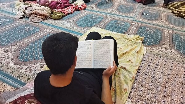  تفریح و مطالعه در دل اعتکاف