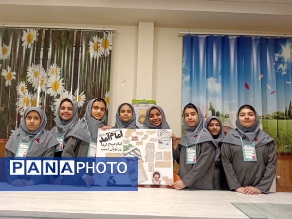 جشن دهه  فجر در دبستان مصلی نژاد حضرت زینب(س)