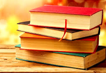  کتابخانه آیت الله دستغیب (ره) در ایام تعطیلات نوروز  پذیرای دوستداران و مسافران نوروزی 



