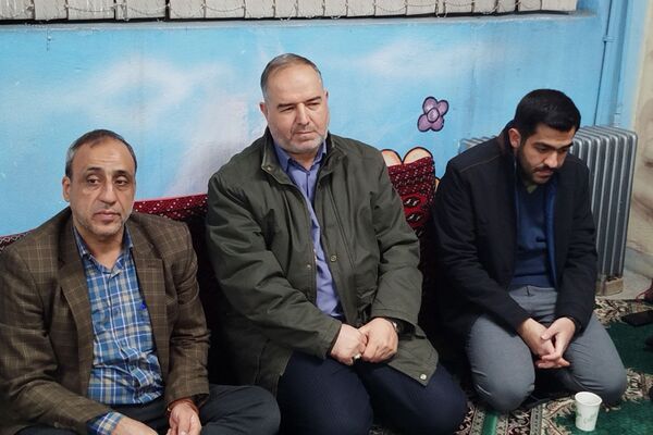 گردهمایی انجمن شعر و ادب فرهنگیان در دبستان طالقانی ناحیه دو شهرری 