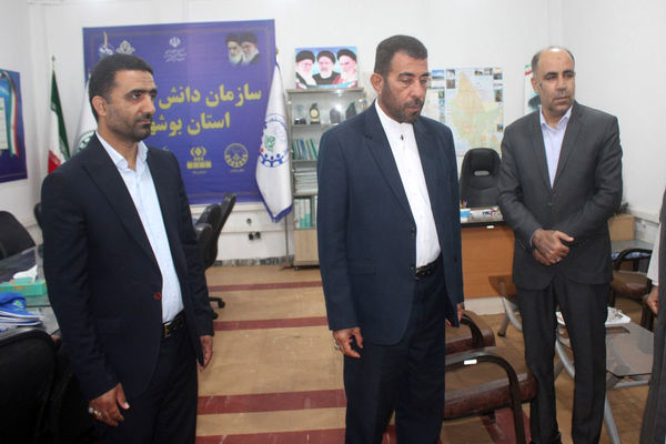 دیدار مدیرکل آموزش و پرورش استان بوشهر با همکاران و مسئولان به مناسبت عید نوروز