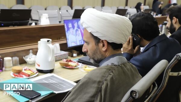 برگزاری نشست معاونان پرورشى مناطق تهران با مدیرکل آموزش و پرورش شهر تهران