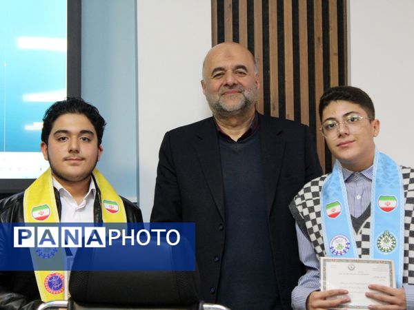 اولین نشست هیئت‌رئیسه و اعضای شورای دانش‌آموزی آموزش و پرورش ناحیه ۶  