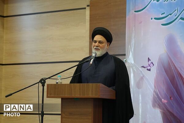 جشن شکوه مادری و همایش تجلیل از سفیران جوانی جمعیت در بهارستان‌دو