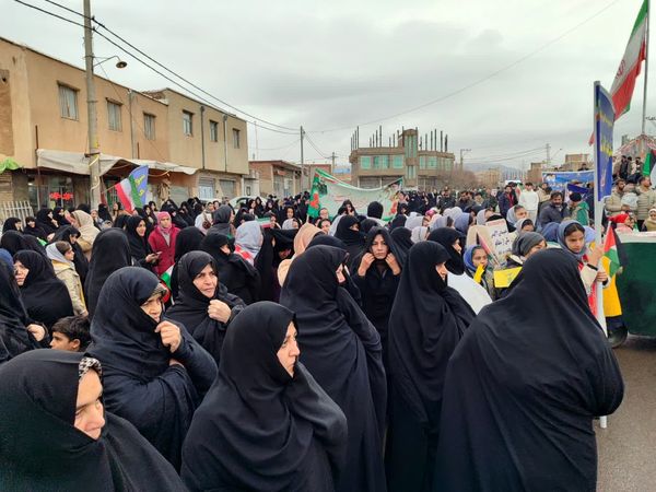  لبیک ملت ایران به فرمان رهبری