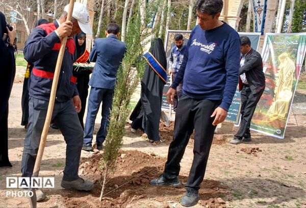 مراسم کاشت نهال در اردوگاه شهید رجایی شهرستان نیشابور