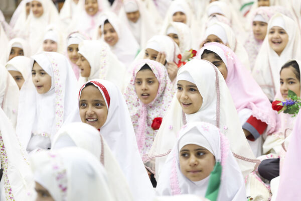 جشن تکلیف دختران در دفتر امام جمعه یزد
