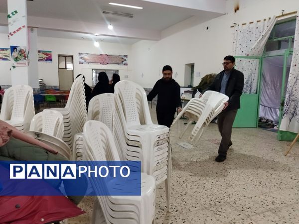فضاسازی اردوی تمشک توسط دانش‌آموزان و فرهنگیان شهر راز