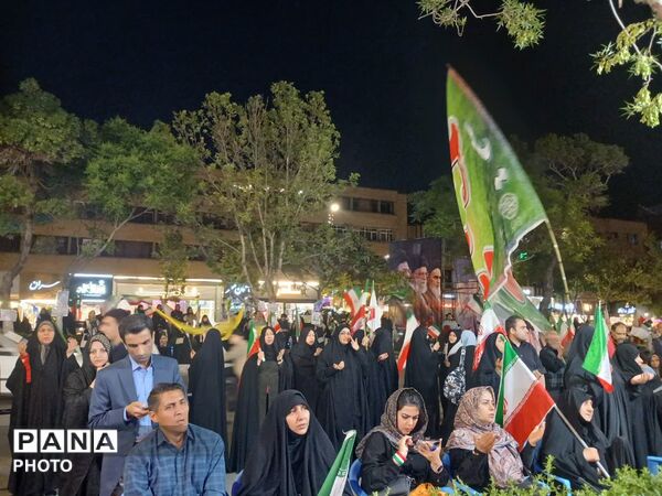 موج حماسه مشهدیان در بلوار احمد آباد 