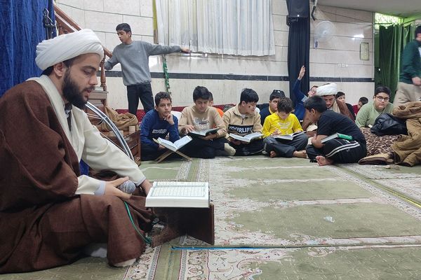 بازدید معاون پرورشی و تربیت بدنی ناحیه دو شهرری از مراسم اعتکاف دانش آموزی 