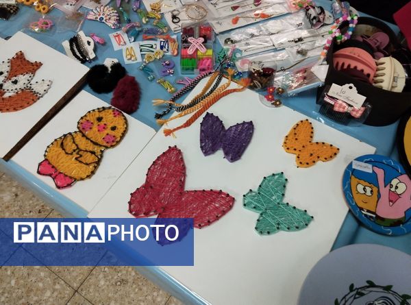 بازارچه هنرهای دستی هنرستان آفرینش منطقه رضویه