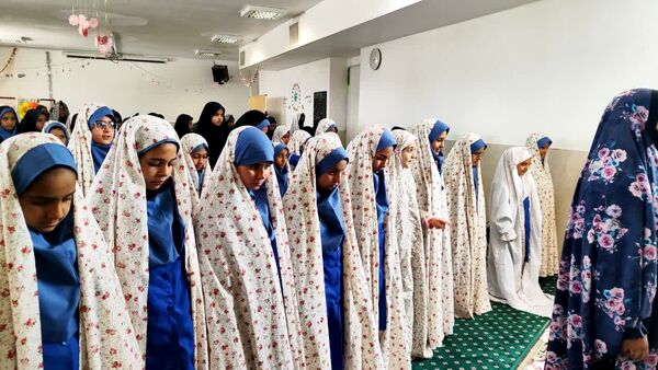 زیارت عاشورا به یاد سید مقاومت در دبستان وکیلی