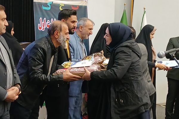 همایش معماران خشت اول در کهریزک؛ بزرگداشت معلمان پایه اول ابتدایی