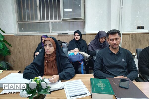 جلسه تبیین برنامه های پرورشی، فرهنگی - هنری و سازمان دانش آموزی