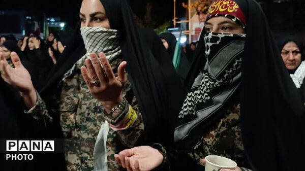 قیام مردم انقلابی کوهدشت زیر بارش الهی