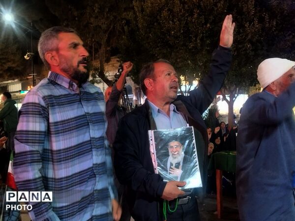 تجمعات شبانه مردم نیشابور در حسینیه امام خمینی(ره) ادامه دارد