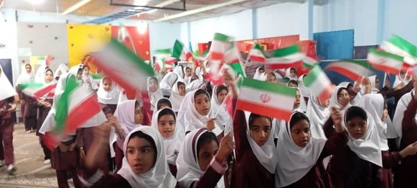 ماه مهر، آغاز فصل رویش جوانه‌های امید در مدارس فین