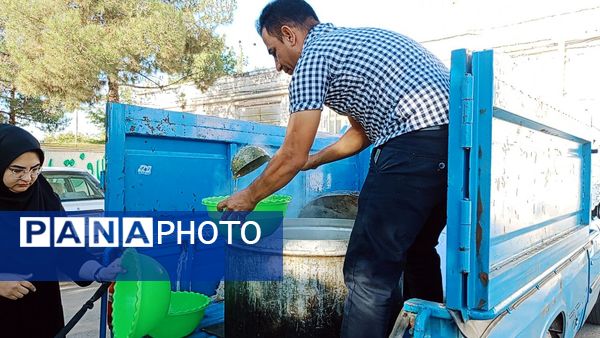 روزی شاد در دبستان سمیه کاشمر 