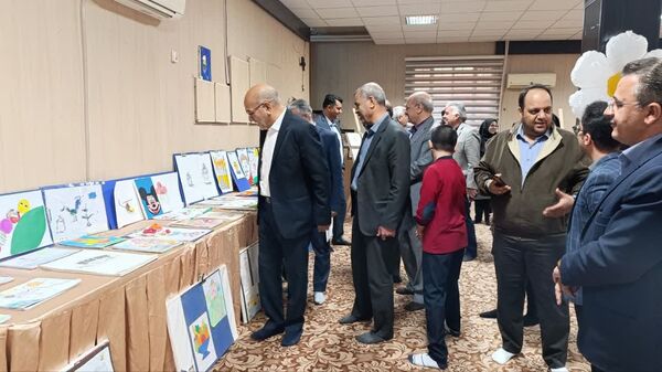 افتتاح نمایشگاه هنری دانش‌آموزی در دبستان دوره دوم سلیمانی