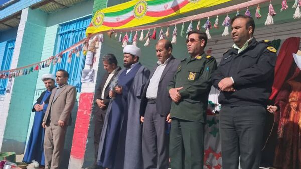 نواخته شدن زنگ انقلاب در دبستان دخترانه ام‌البنین دیشموک