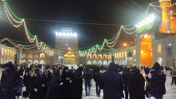 حرم مطهر امام رضا (ع) در شب مبعث رسول خدا