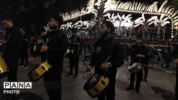 گذری بر فعالیت گروه موسیقی حیدریون   در شب عاشورا 