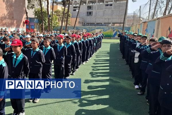 بازدید معاون تربیت بدنی و سلامت اداره کل از اتاق بازی و یادگیری دبستان شاهد شهید قدوسی 