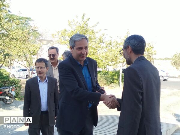 حضور مسئولان محلی در بیمارستان حضرت ابوالفضل(ع) کاشمر به مناسبت روز پرستار 