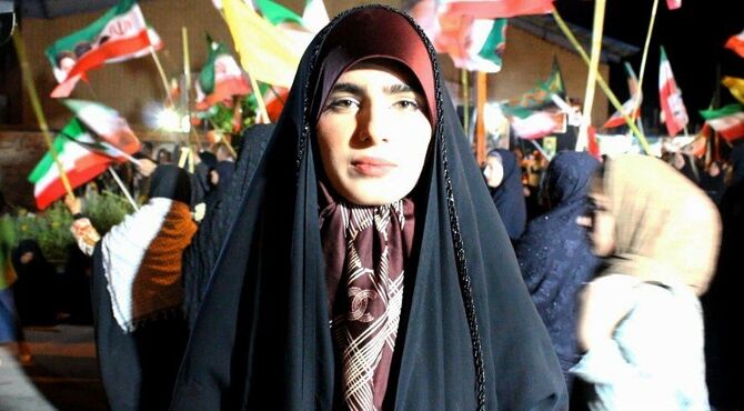  روایتی دیگر از قاب دختر لنده‌ای