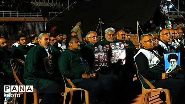 نوای همبستگی در ورزشگاه شهید باهنر کرمان