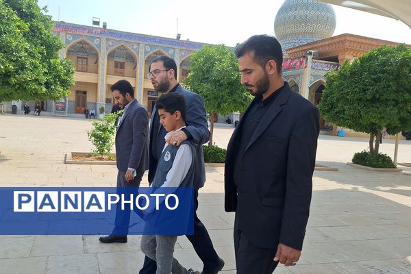قائم مقام سازمان دانش‌آموزی در حرم مطهر حضرت احمد ابن موسی (ع) در شیراز