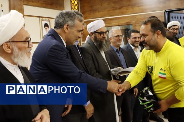 نشست وحدت علمای شیعه و اهل سنت در دانشگاه آزاد اسلامی مشهد 