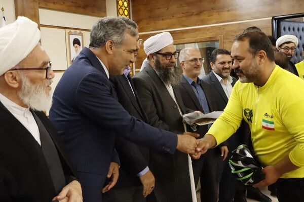 نشست وحدت علمای شیعه و اهل سنت در دانشگاه آزاد اسلامی مشهد 