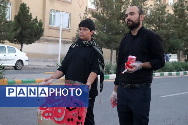 خادمی نوجوانان در عزاداری سید و سالار شهیدان در مشهد