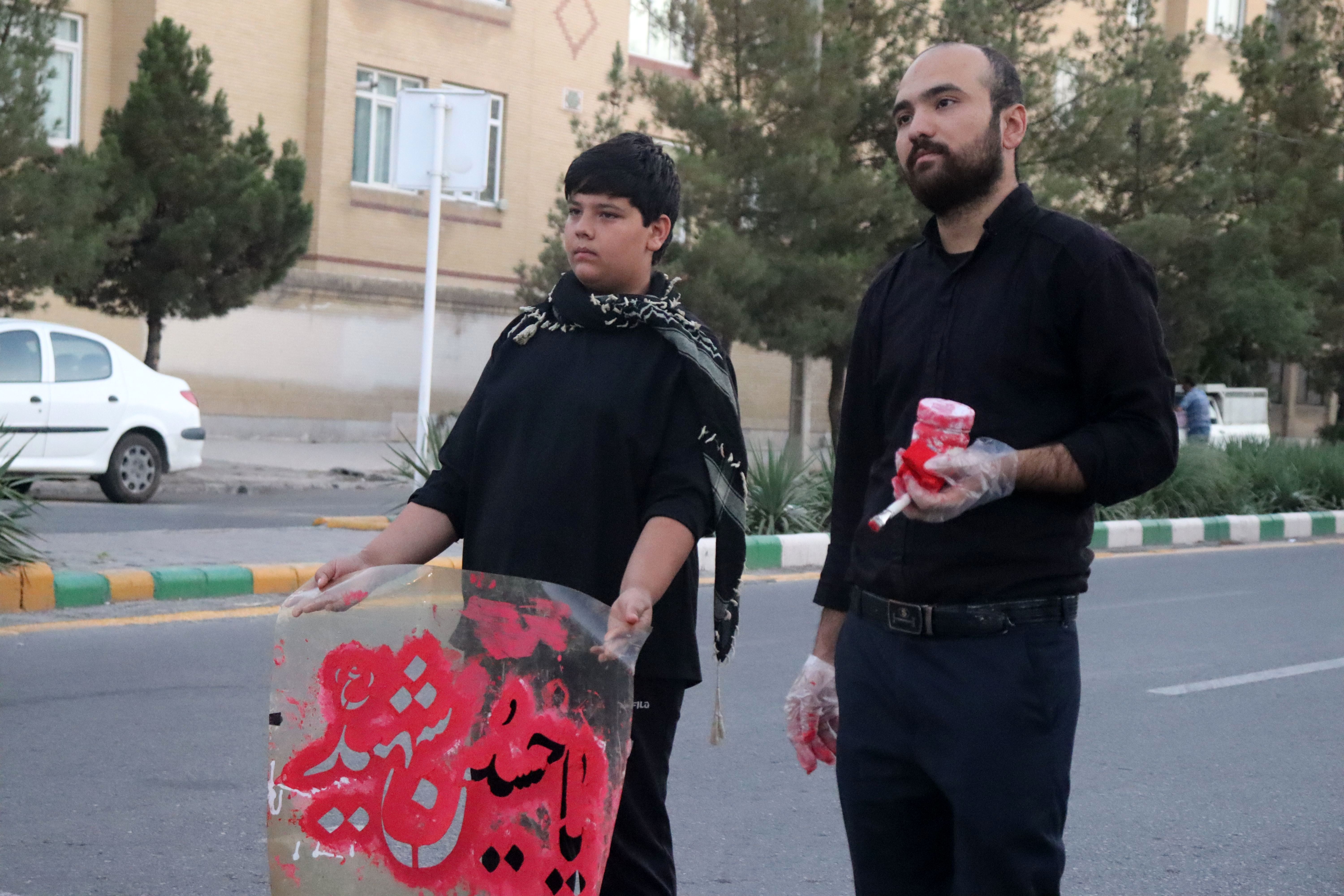 خادمی نوجوانان در عزاداری سید و سالار شهیدان در مشهد