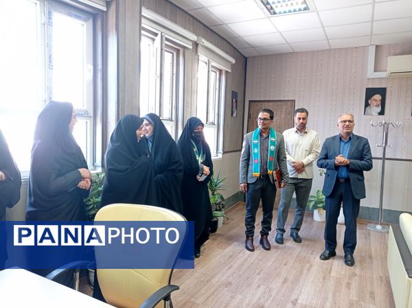 دیدار دانش‌آموزان مدرسه مهندس رحمانی فرد با مسولین اداره ناحیه یک مشهد مقدس 