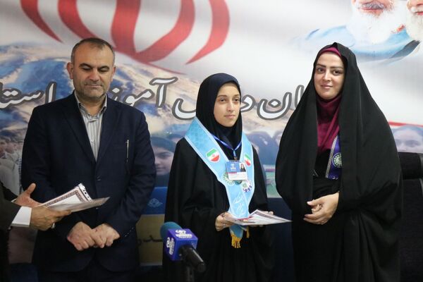تقدیر از طلایه‌داران آگاهی در مازندران 