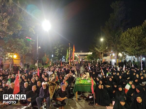 خیابان امام خمینی شهرستان نیشابور باز هم اجتماعات شبانه مردم این شهر را در برمی‌گیرد