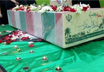 تشییع شهید گمنام در دبیرستان فرزانگان یک شیراز 