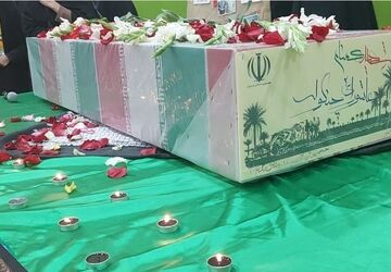 تشییع شهید گمنام در دبیرستان فرزانگان یک شیراز 