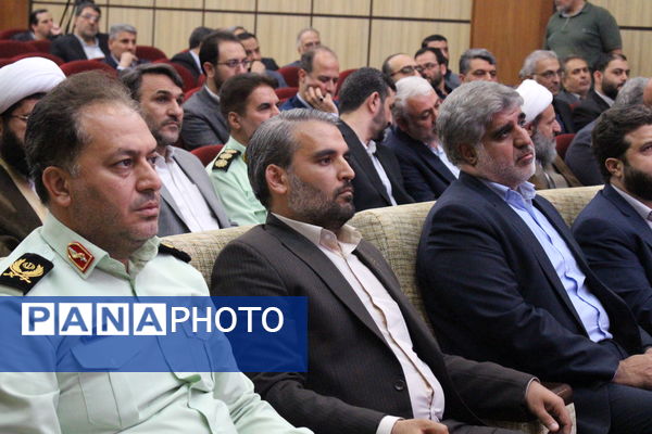 جلسه شورای اداری استان تهران با حضور وزیر کشور به‌مناسبت هفته معلم