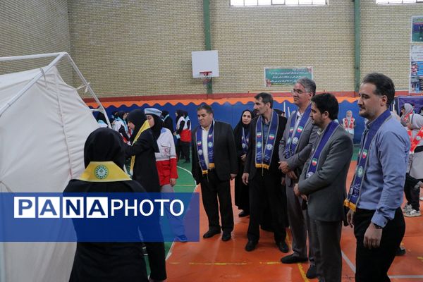 بهارستان دو صحنه همفکری، همدلی و همکاری پیشتازان در همایش یاوران انقلاب