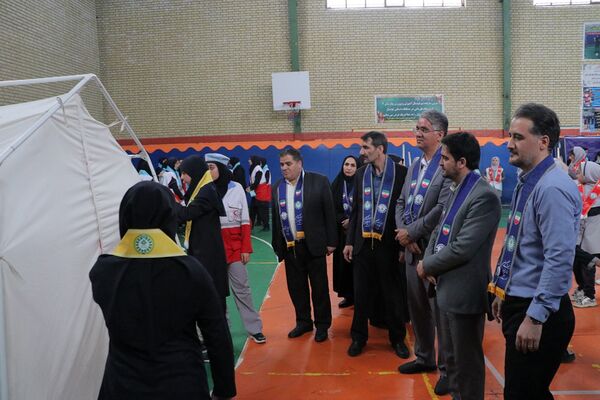 بهارستان دو صحنه همفکری، همدلی و همکاری پیشتازان در همایش یاوران انقلاب