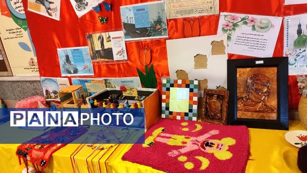 نمایشگاه مدرسه انقلاب در دبیرستان نمونه دولتی 9 دی یاسوج