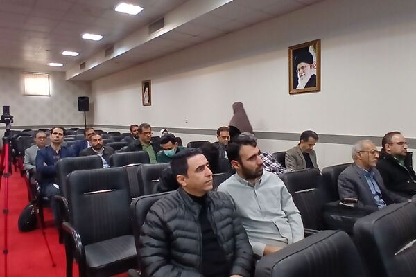 نشست هم‌اندیشی کارشناسان اداره کل و مسئولین و مدیران مدارس منطقه چهاردانگه