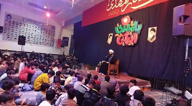 گوشه ای از اجتماع بزرگ مهدوی نوجوانان نیشابور 